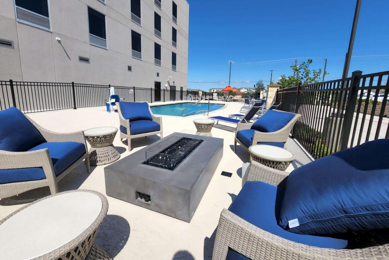La Quinta Inn & Suites By Wyndham Pflugerville Luaran gambar