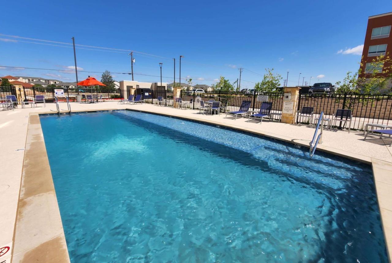 La Quinta Inn & Suites By Wyndham Pflugerville Luaran gambar